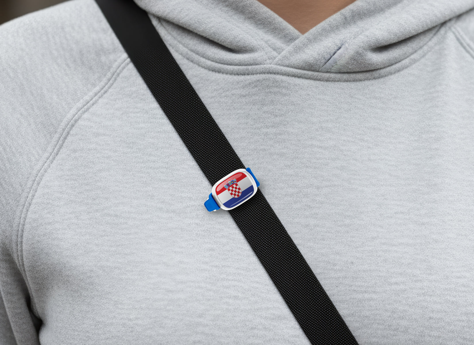 Croatia flag Stwrap bag tag shown on a bag in a lifestyle setting