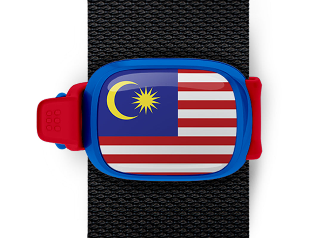 Malaysia flag Stwrap bag tag mounted on a bag strap