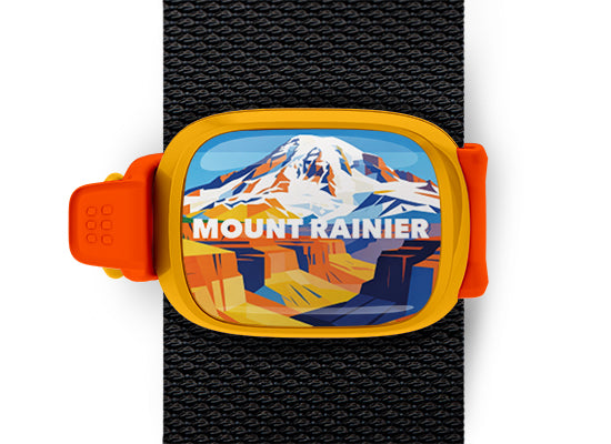 Mount Rainier National Park Stwrap bag tag mounted on a black bag strap