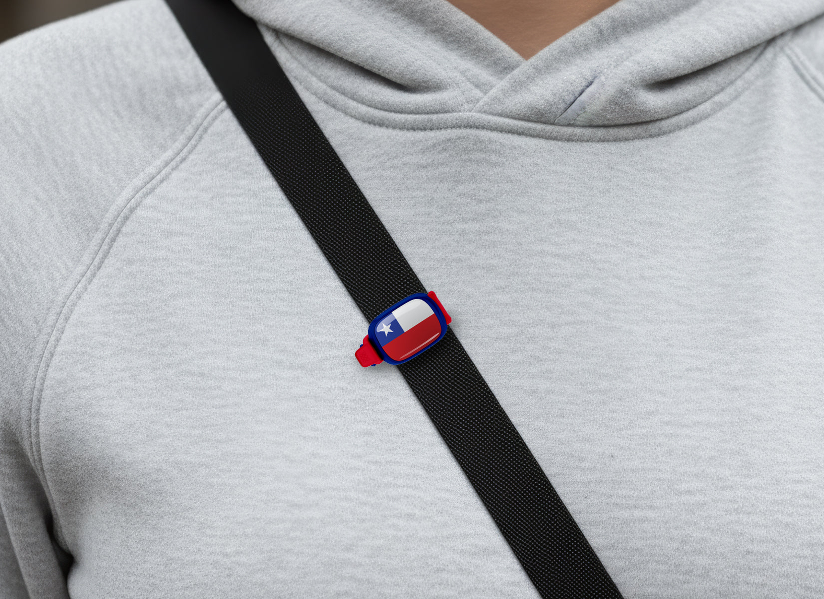 Chile flag Stwrap bag tag shown on a bag in a lifestyle setting