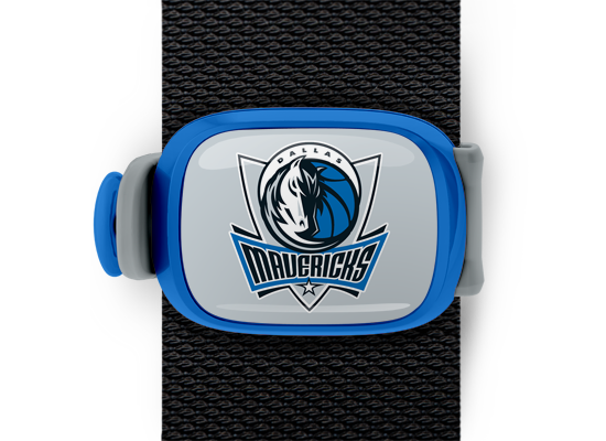 Dallas Mavericks Bag Tag mounted on a bag strap