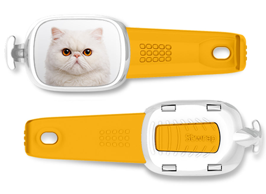 Persian Cat Stwrap bag tag mounted flat on a black backpack strap.