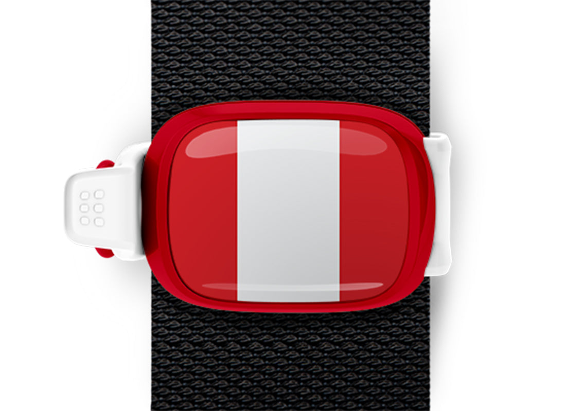 Peru flag Stwrap bag tag mounted on a bag strap