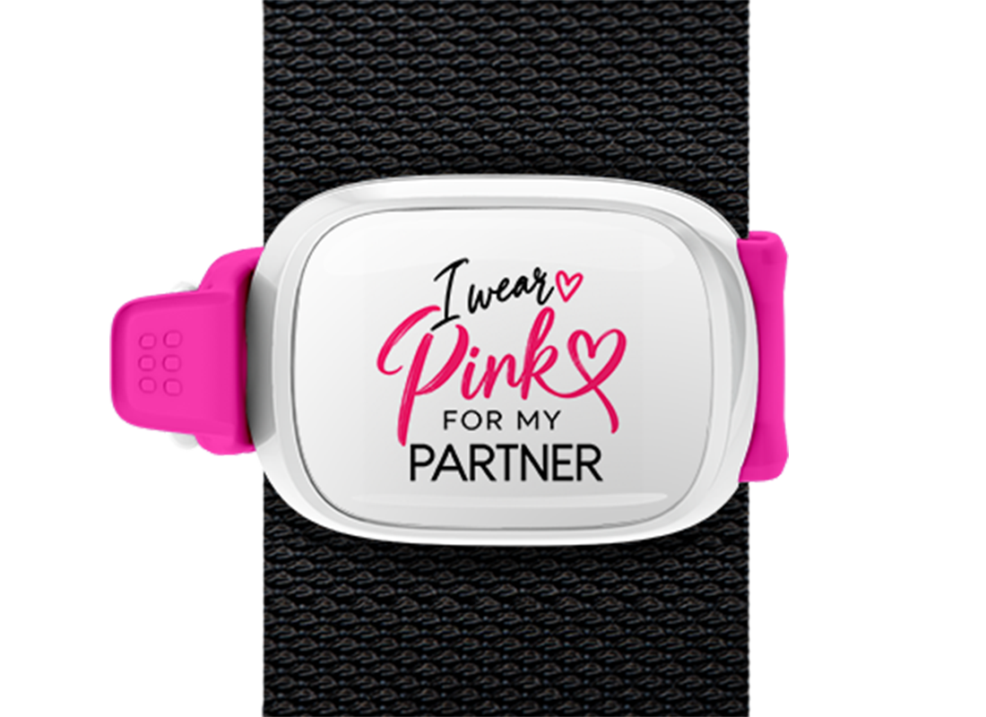 I Wear Pink for My Partner Stwrap bag tag mounted on a bag strap