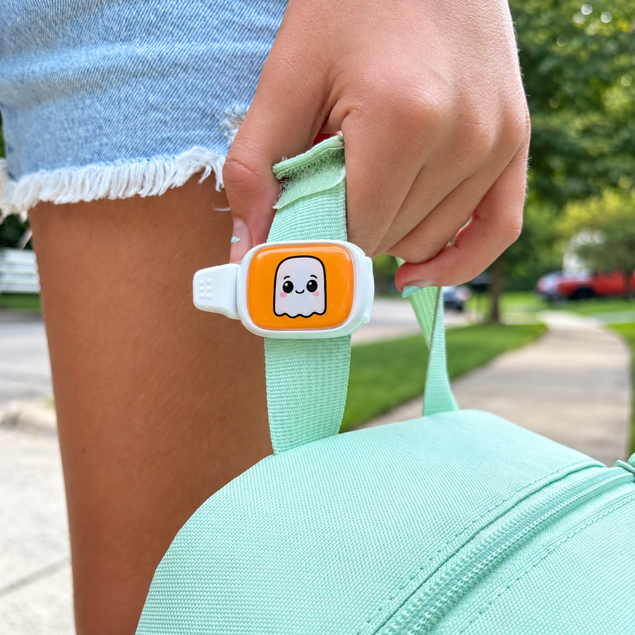 Ghost Stwrap attached flat to a mint bag strap